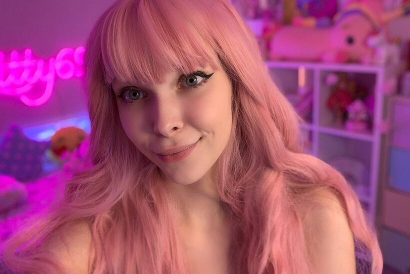 Image 1/11: Headphones on, pink-haired teen shows off her natural tits