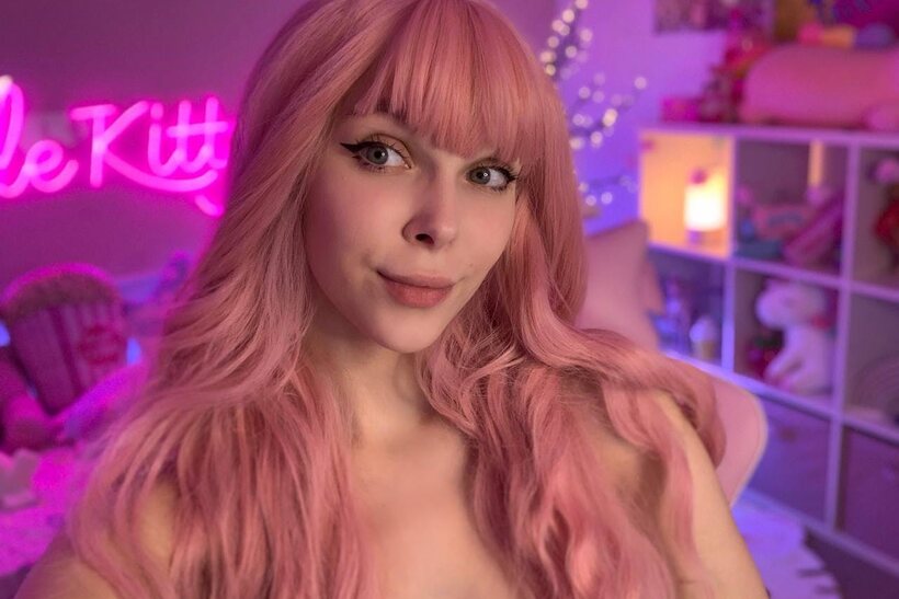 Image 3/11: Headphones on, pink-haired teen shows off her natural tits
