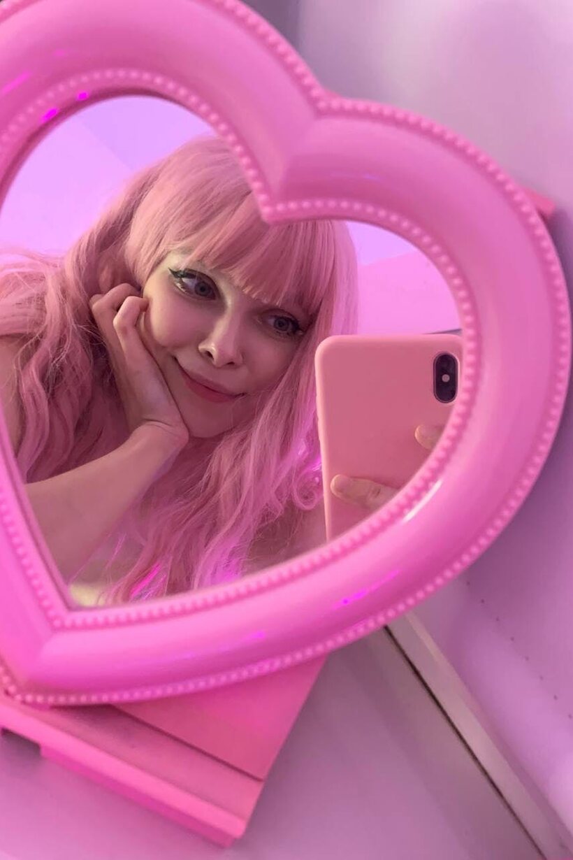 Headphones on, pink-haired teen shows off her natural tits, photo 11 of 11