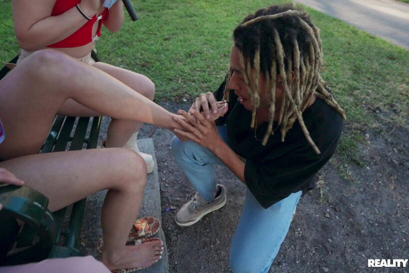 Paid interracial orgy has Lulu Chu and friends sucking BBC hard, photo 7 of 21