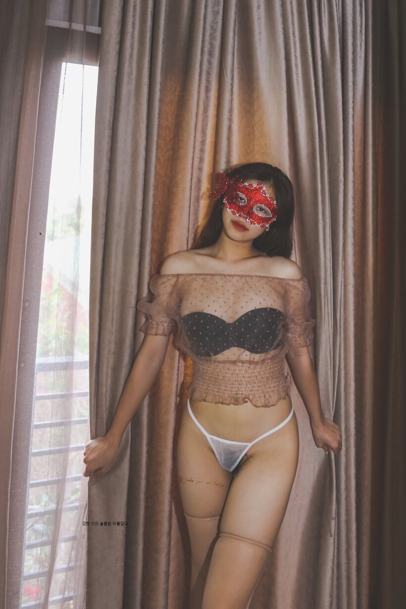 Asian girl teases and shows her tiny tits and hairy ass in stockings, photo 10 of 21