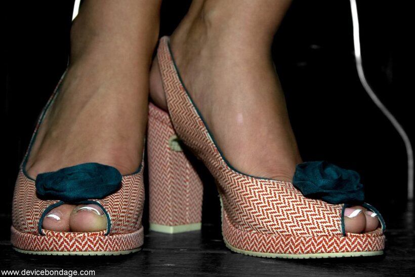 Photo 2 — Sara Faye slips out of denim shorts and poses in heels