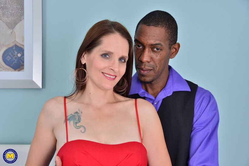 Christina Sapphire has her first interracial hookup with a black waiter (shot 9)