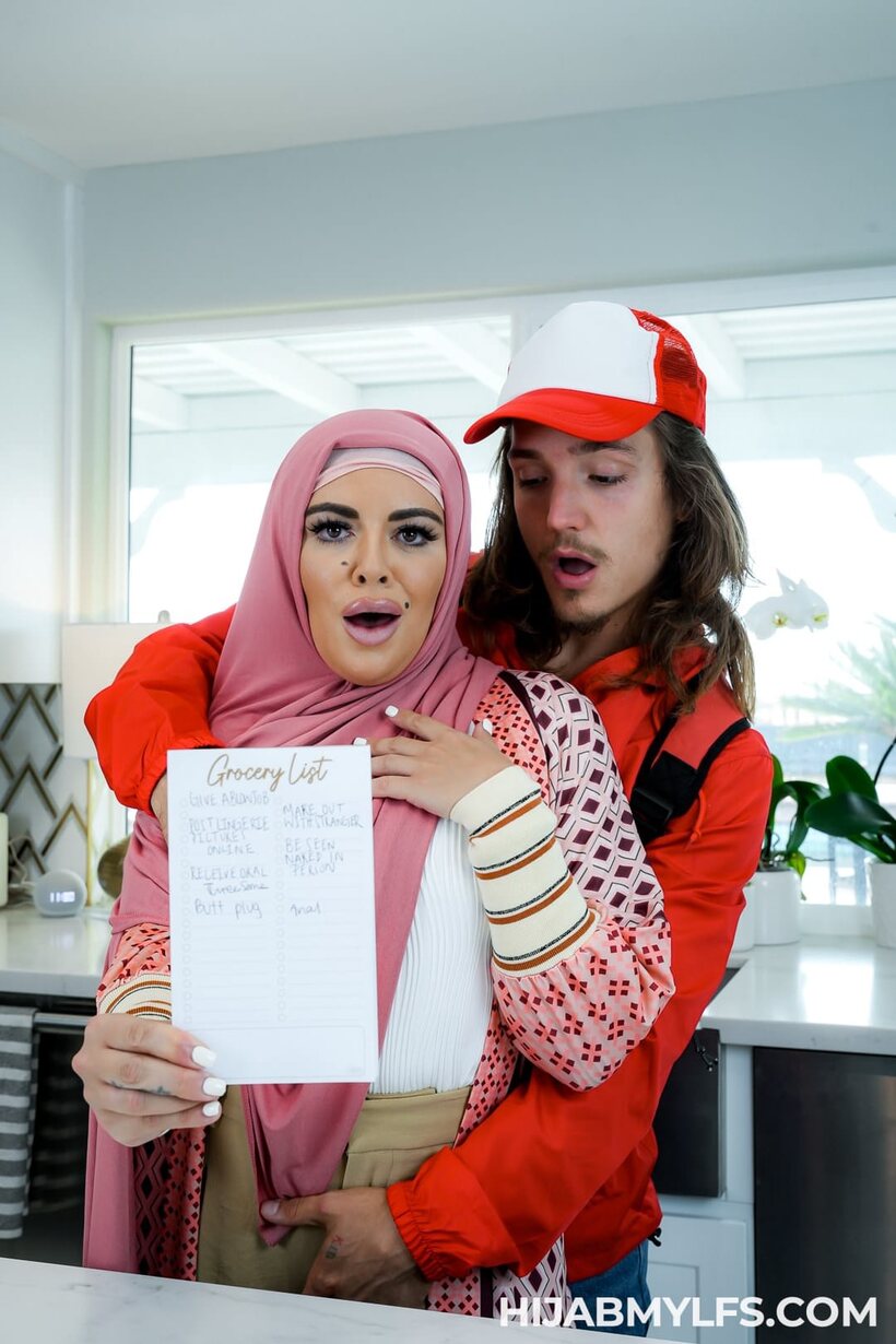 Image 7/20: In hijab, Vivianne DeSilva fucks her Caucasian stepson