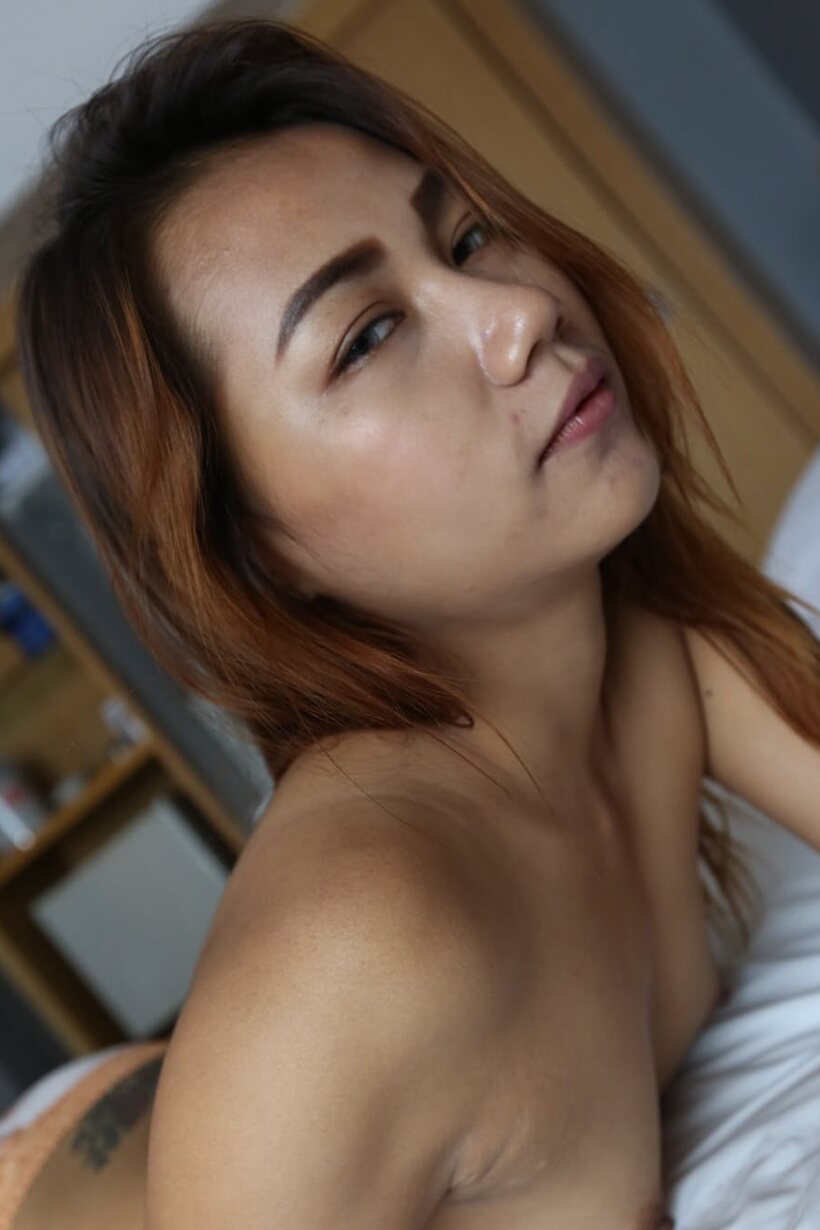 Hairy girl flaunts her armpit in POV, photo 11 of 21
