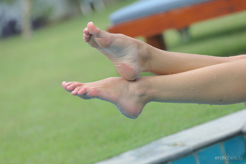 Leila Mazz nude photo 13 — Leila Mazz peels off her bikini and poses naked by pool