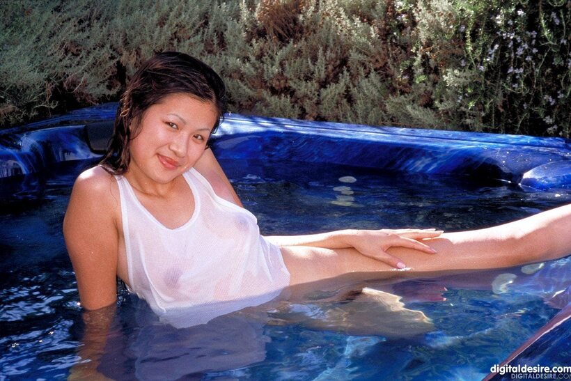 Jennifer Lee nude photo 3 — Jennifer Lee poses outside while fingering herself and showing her ass