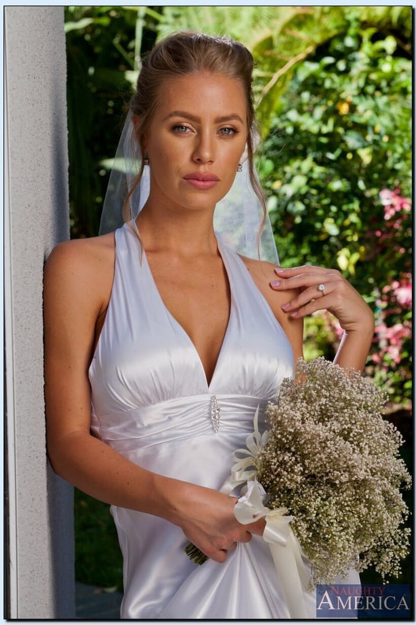 Bride Nicole Aniston shows off her big tits outdoors, photo 1 of 16