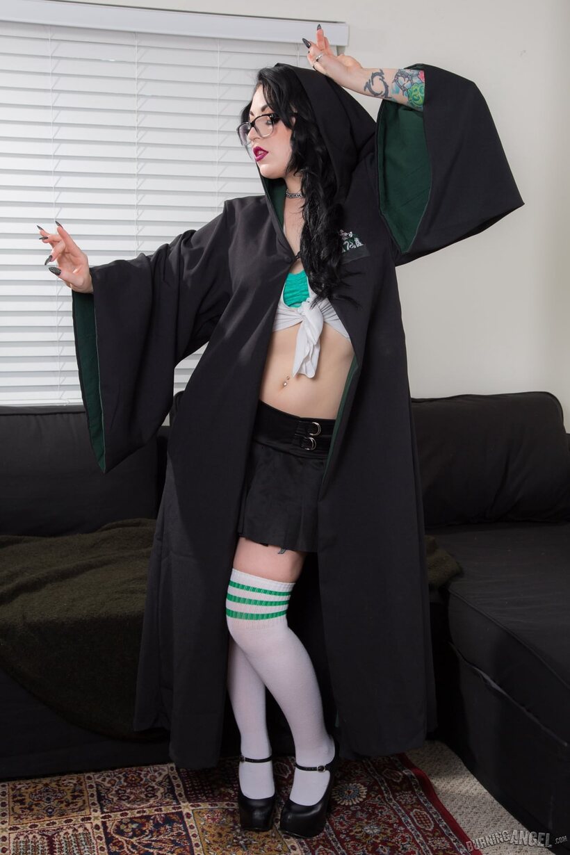 Driven star nude photo 3 — Draven Star strips her cosplay and fingers her dripping pussy