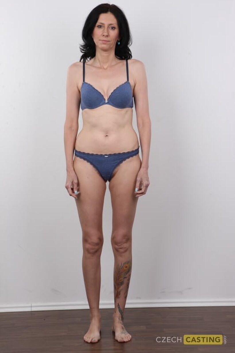 Photo 5 — MILF poses with her nipples on display at a casting