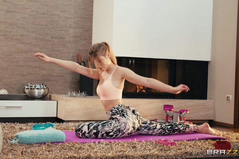 European Freya Mayer poses naked in 21 pics (shot 1)