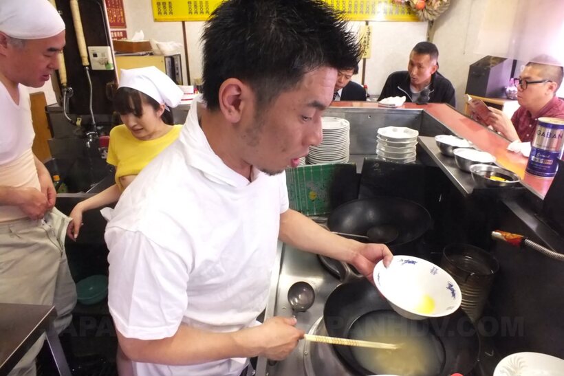 Bokki Sugiura nude photo 1 — Mimi Asuka takes turns with chefs in the restaurant kitchen