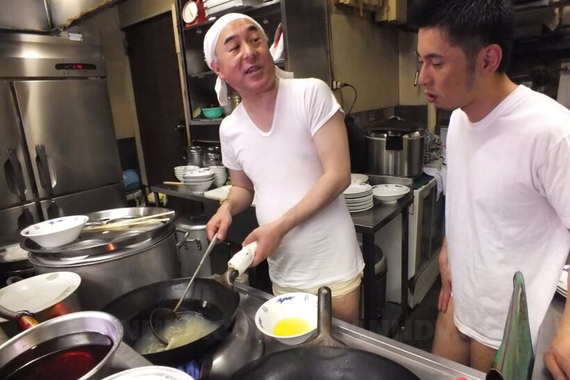 Bokki Sugiura pic 18 from the set «Mimi Asuka takes turns with chefs in the restaurant kitchen»