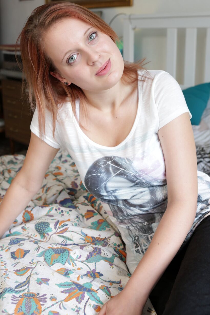 Photo 20 — Barbara poses completely nude before putting her clothes back on