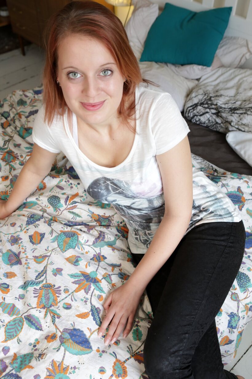 Photo 21 — Barbara poses completely nude before putting her clothes back on
