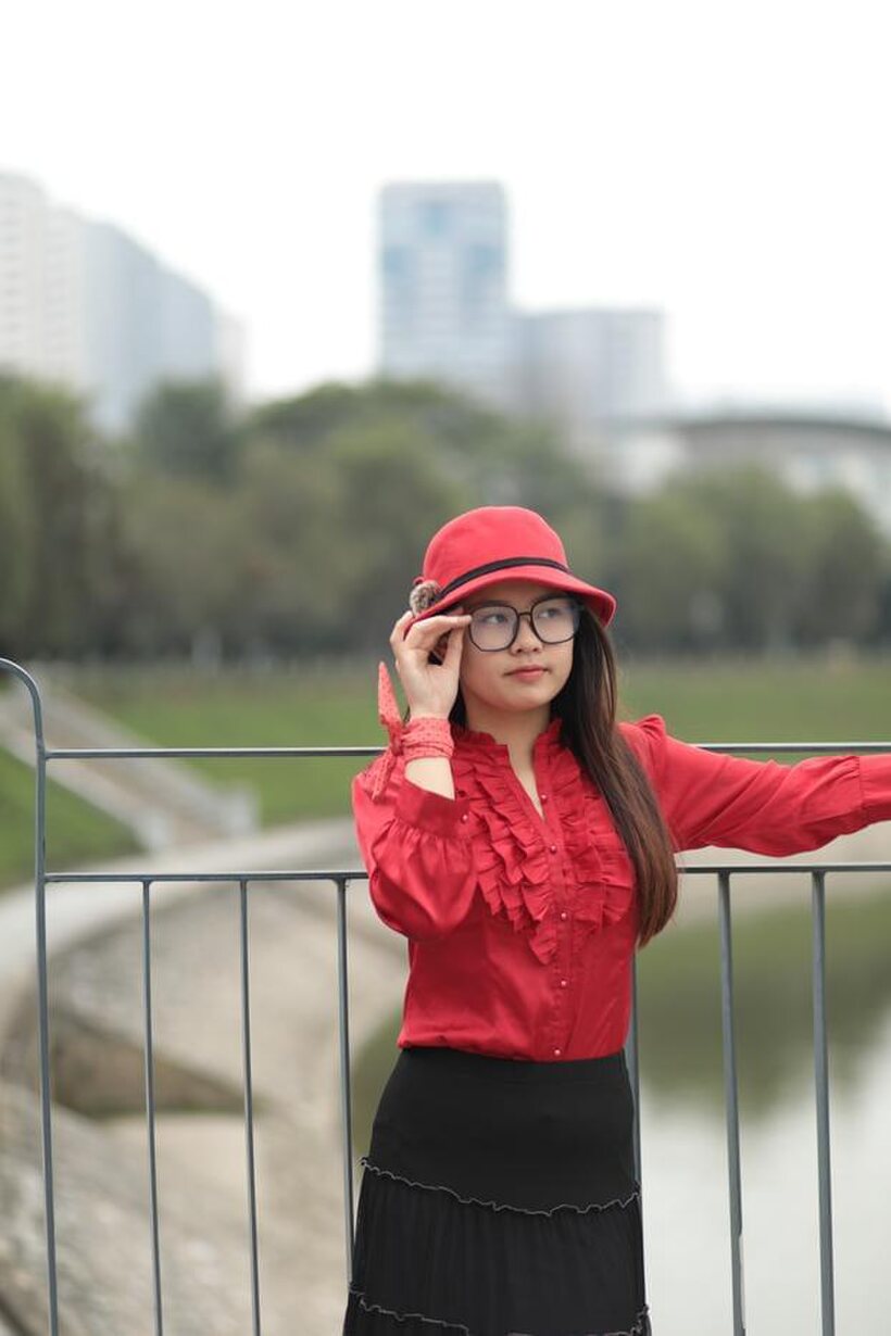 Amateur pic 14 from the set «Natalia poses in a classy outfit on the bridge, Asian solo»