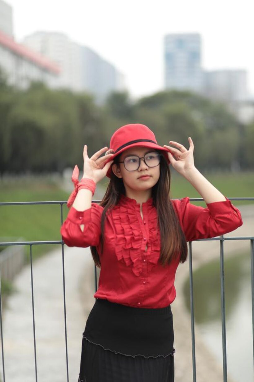 Amateur pic 17 from the set «Natalia poses in a classy outfit on the bridge, Asian solo»