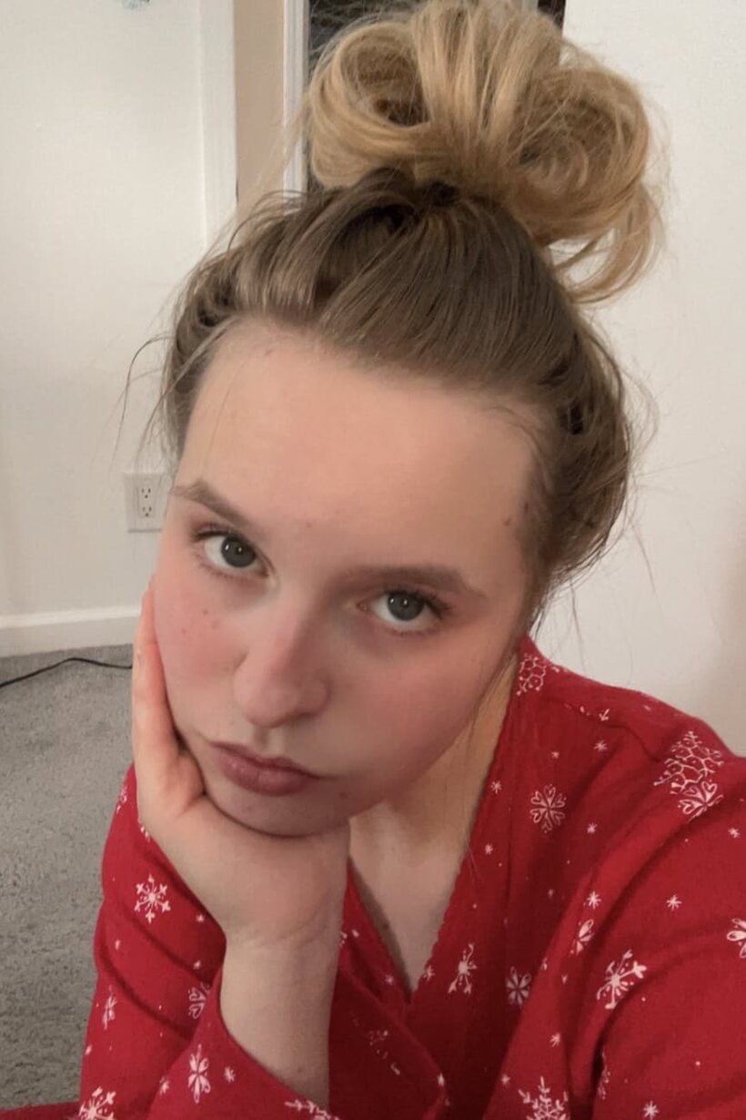 Image 1/10: Madison Rose shows off her curvy body in pajamas for OnlyFans