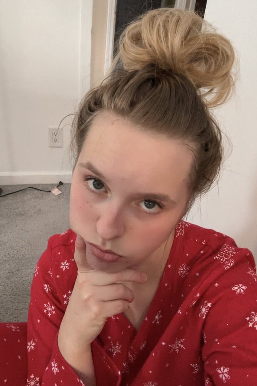 Image 3/10: Madison Rose shows off her curvy body in pajamas for OnlyFans