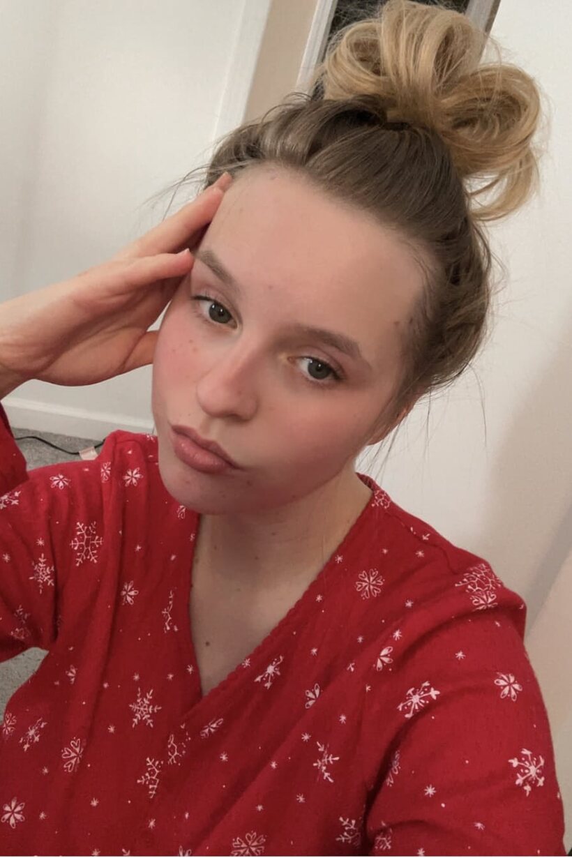 Madison Rose shows off her curvy body in pajamas for OnlyFans (shot 4)