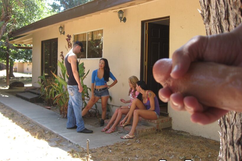 Aiden Aspen and girlfriends trade cum after huge facial bukkake, photo 2 of 13