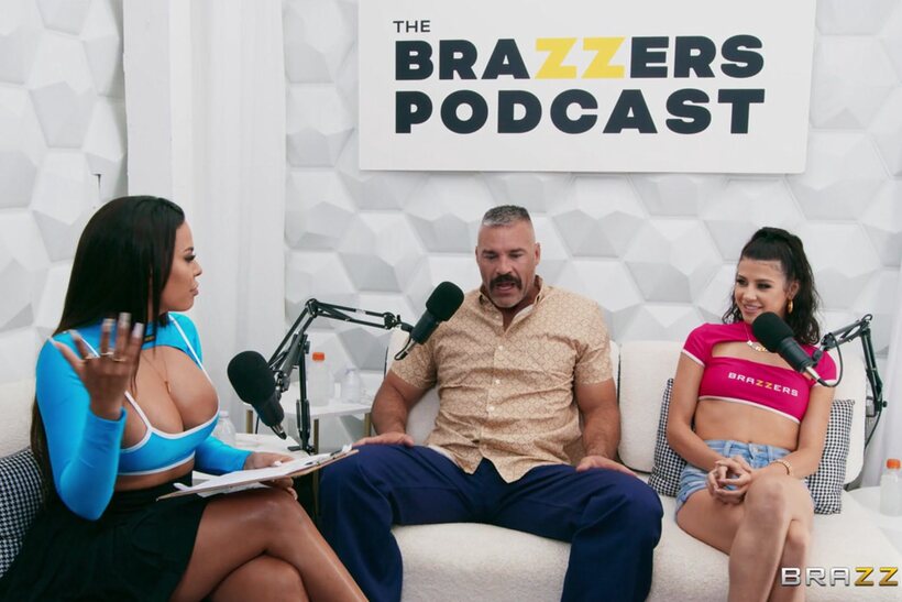 Luna Star and Kylie Rocket join Charles Dera for a threesome (shot 2)