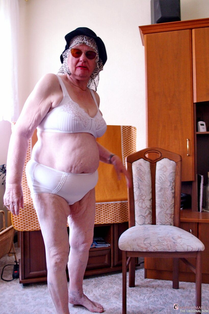 Image 16/21: Nude blonde granny Grieselda puts her saggy tits on display