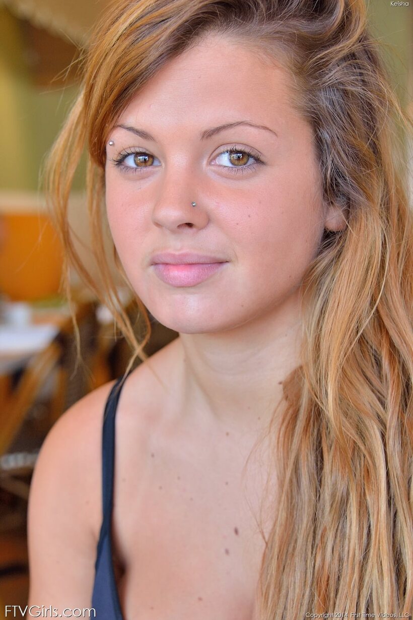 Keisha Grey pic 2 from the set «Keisha Grey oils her tits and ass after a public flash»