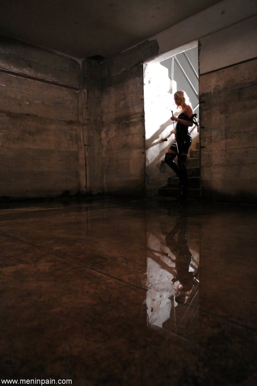 Isis Love pic 4 from the set «Isis Love has a male slave obey her inside a dungeon»