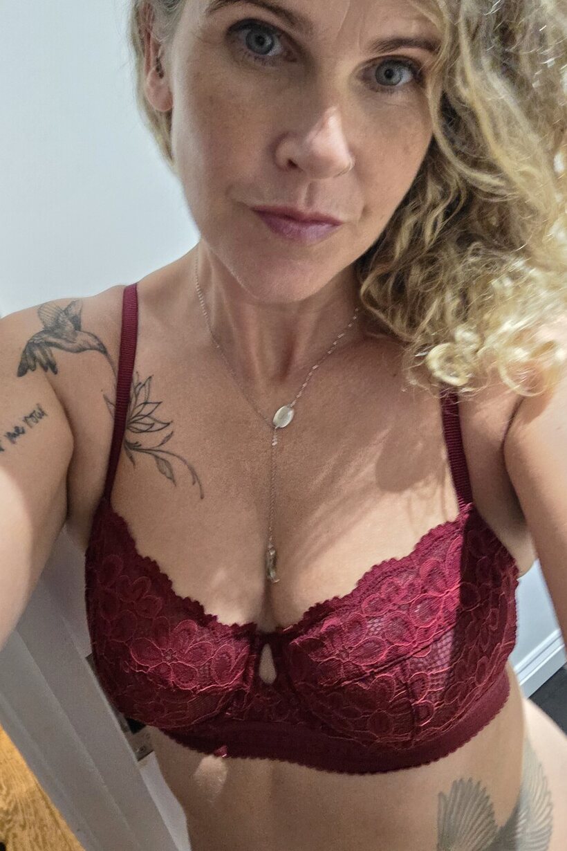 Photo 1 — Mature bbw poses for selfies in lingerie and panties