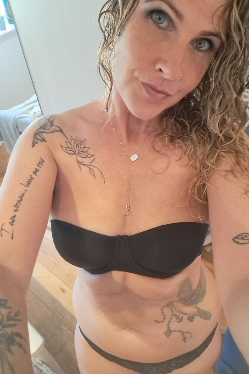 Photo 8 — Mature bbw poses for selfies in lingerie and panties