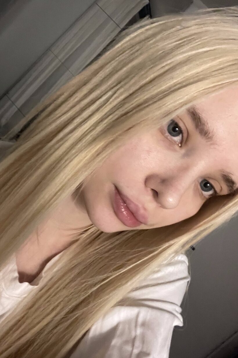 Amateur nude photo 14 — Blonde girl taking selfies in glasses