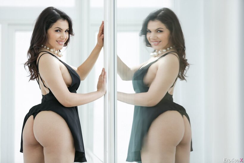 Seth Gamble nude photo 10 — Pornstar Valentina Nappi gets naked and starts undressing with Seth Gamble