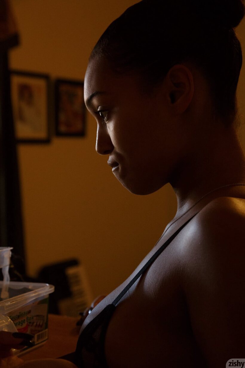 Photo 3 — Chubby Noel Monique flaunts her big tits