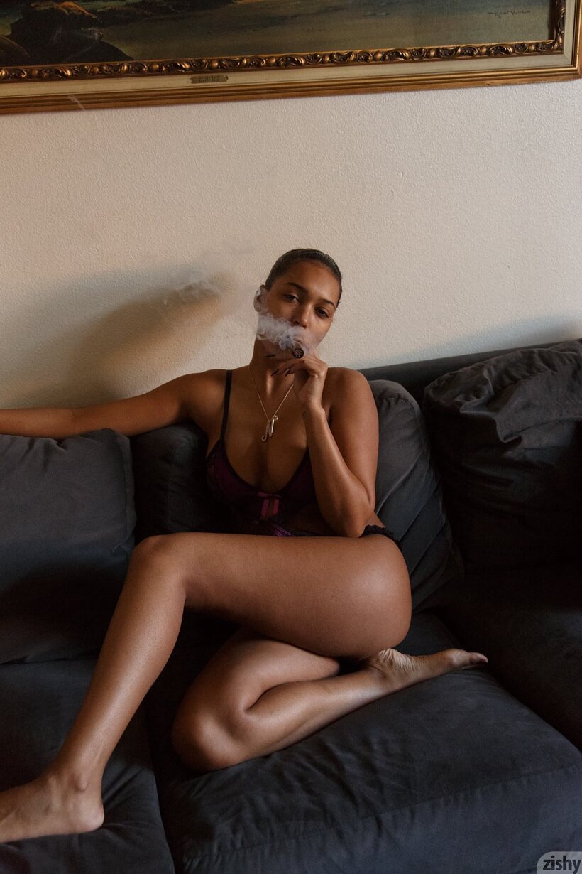 Image 4/12: Chubby Noel Monique flaunts her big tits