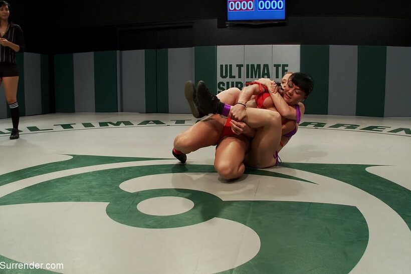 Dee Williams nude photo 4 — Mahina Zaltana and Dee Williams pose sexily before the wrestling match