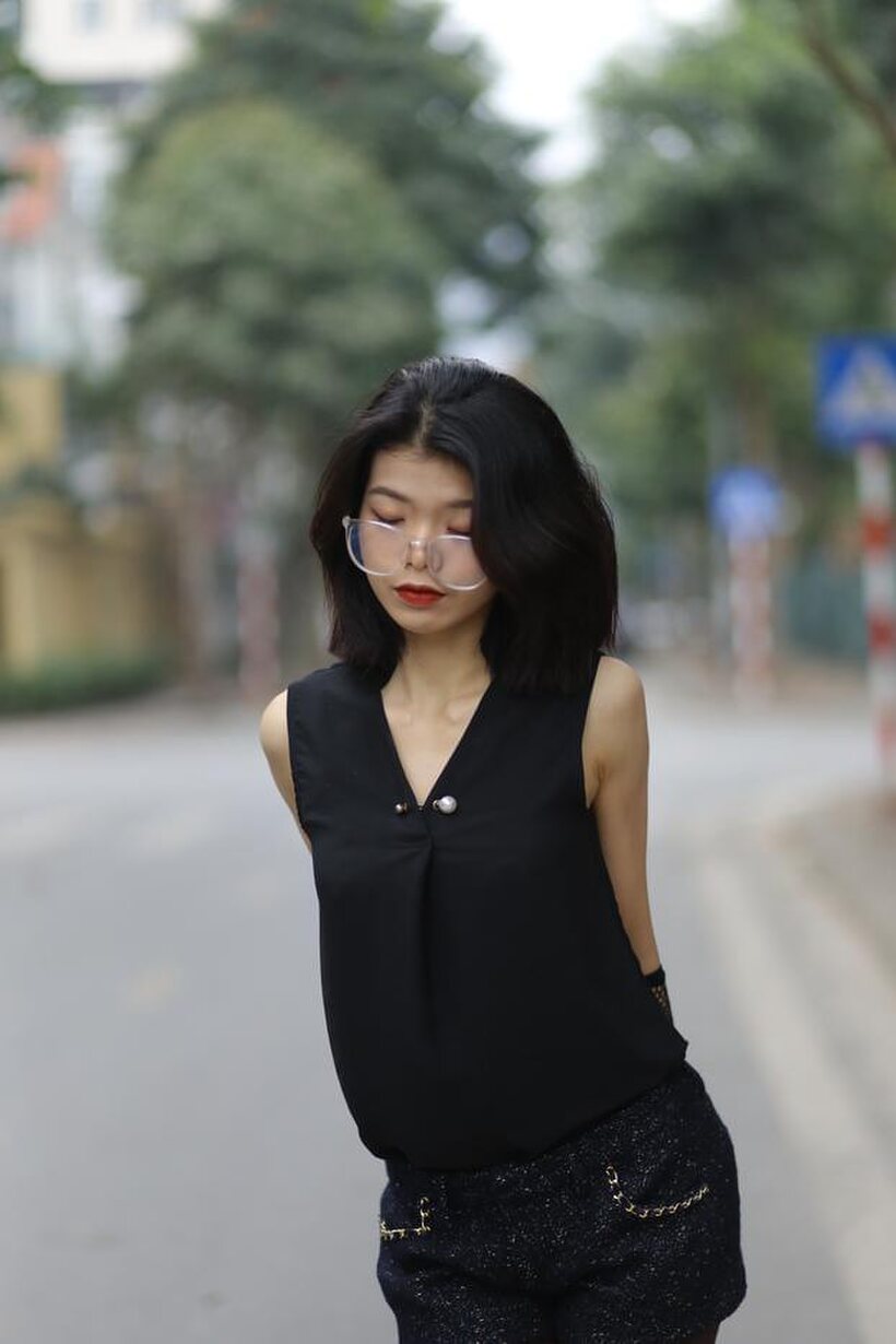 Amateur pic 16 from the set «Asian girl exposes her body outdoors»