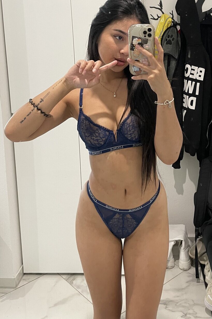 Vivi Chen flaunts her big ass in sexy lingerie selfie, photo 11 of 14