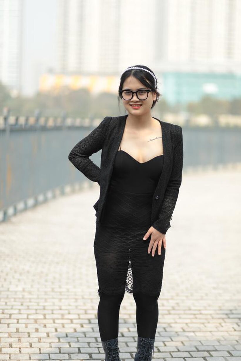 Photo 6 — Posing outdoors in a hot black outfit, curvy Asian girl with glasses