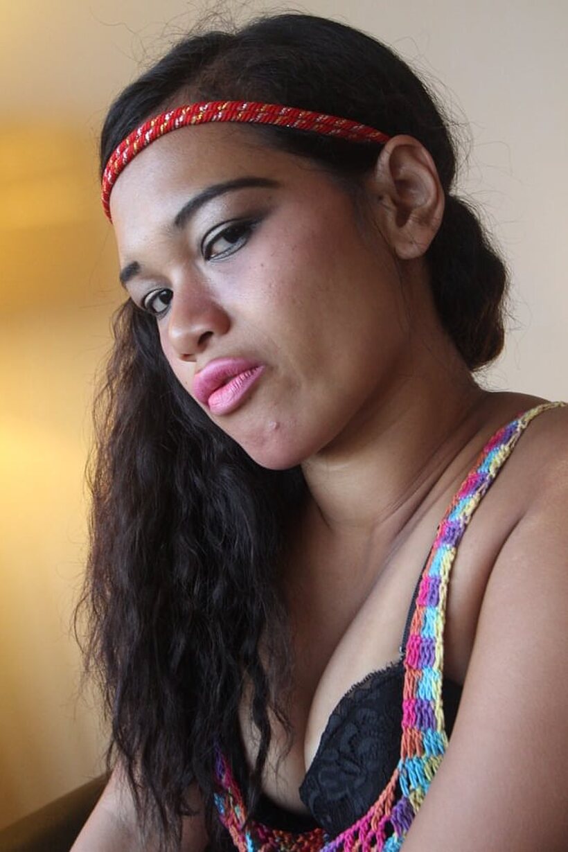 POV sex follows Samantha after a teasing striptease in shorts, photo 5 of 21