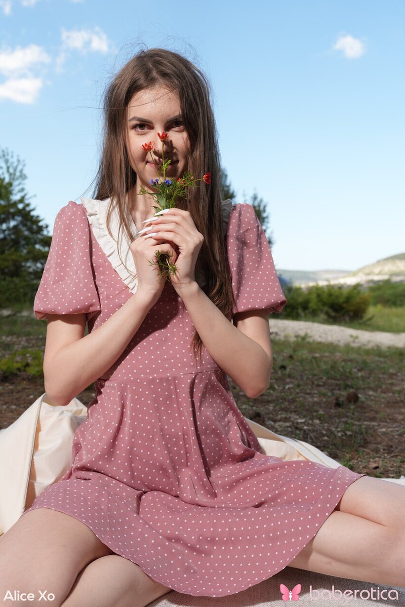 Image 2/21: On a blanket, Alice Xo spreads her tight pussy outdoors