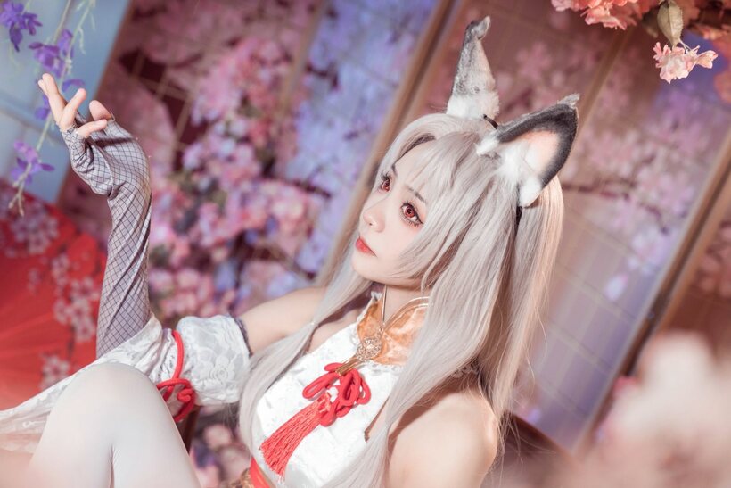 Asian pic 5 from the set «Platinum blonde Asian girl poses outdoors in cosplay lingerie»