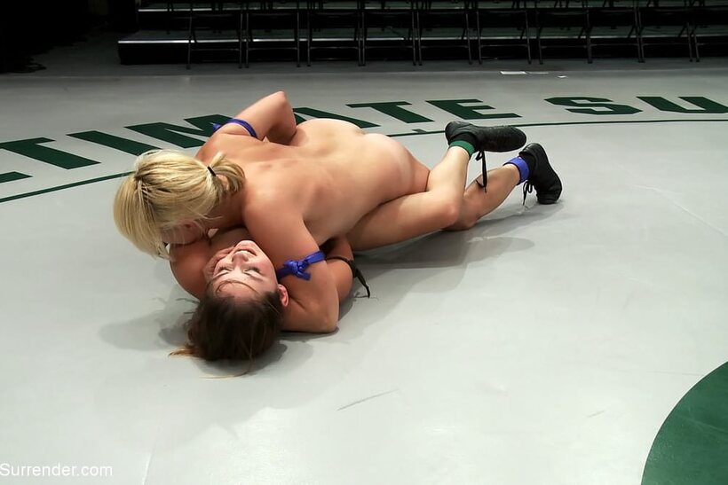Naked catfight between Vendetta and Allie Haze turns into rough BDSM play (shot 16)
