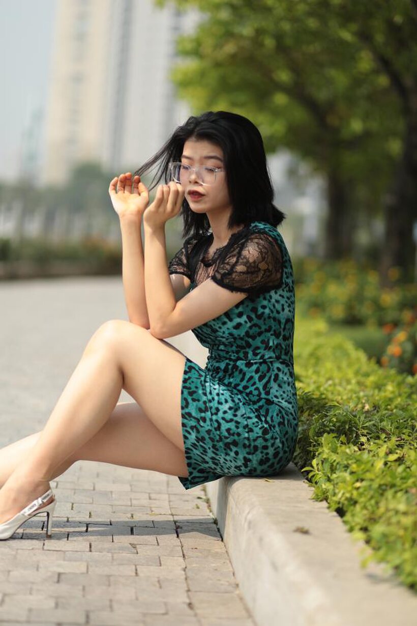 Clothed girl flaunts her legs while flashing in public (shot 10)