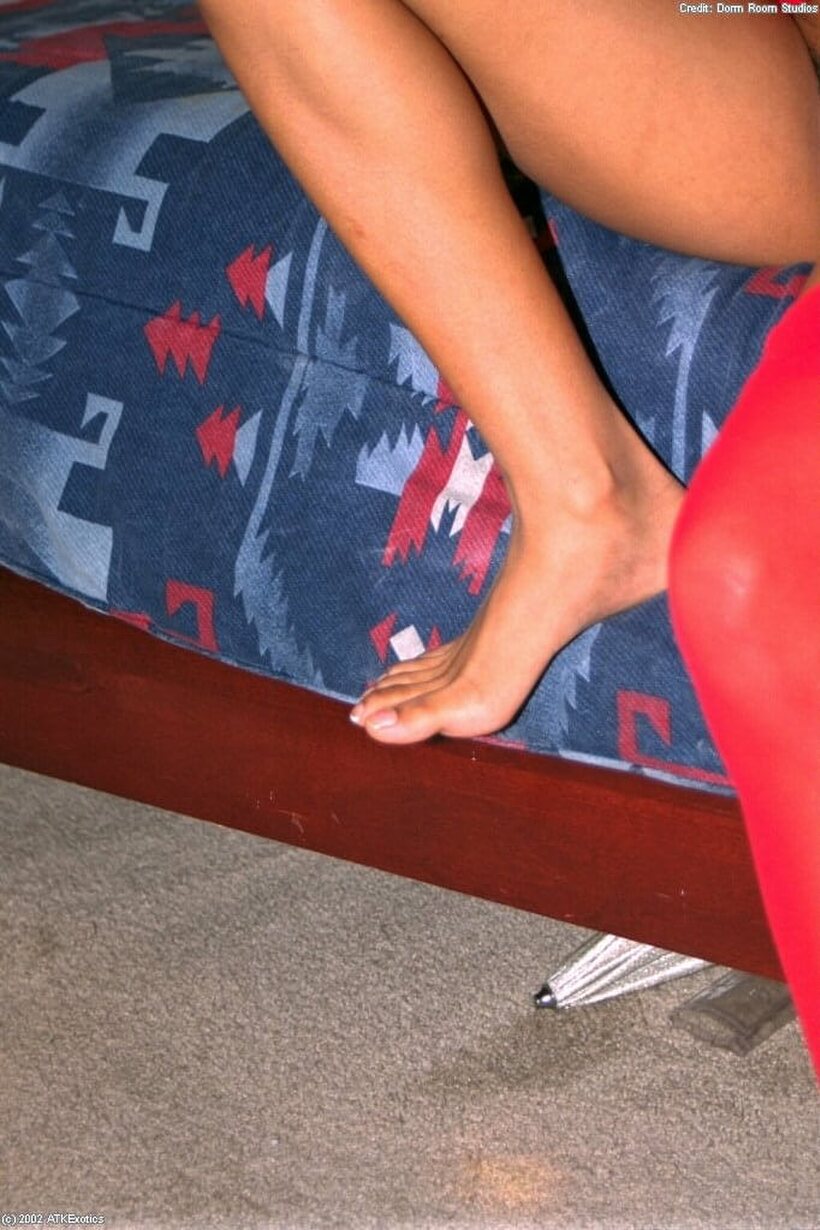 Ebony girl exposes her hairy pussy while undressing (shot 17)