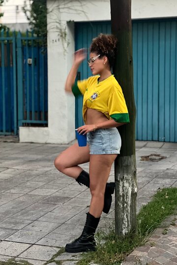 Thick girl gets naked outdoors