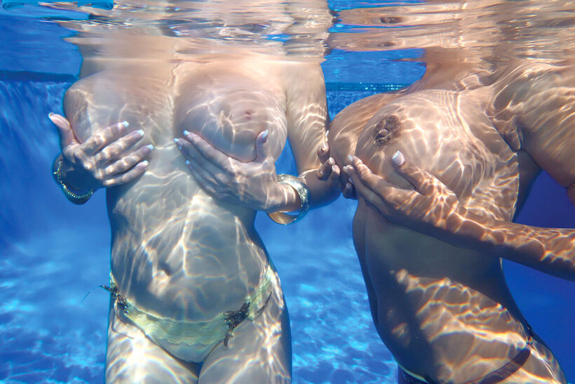 Valory Irene pic 12 from the set «Valory Irene and her friend hide their tits underwater»