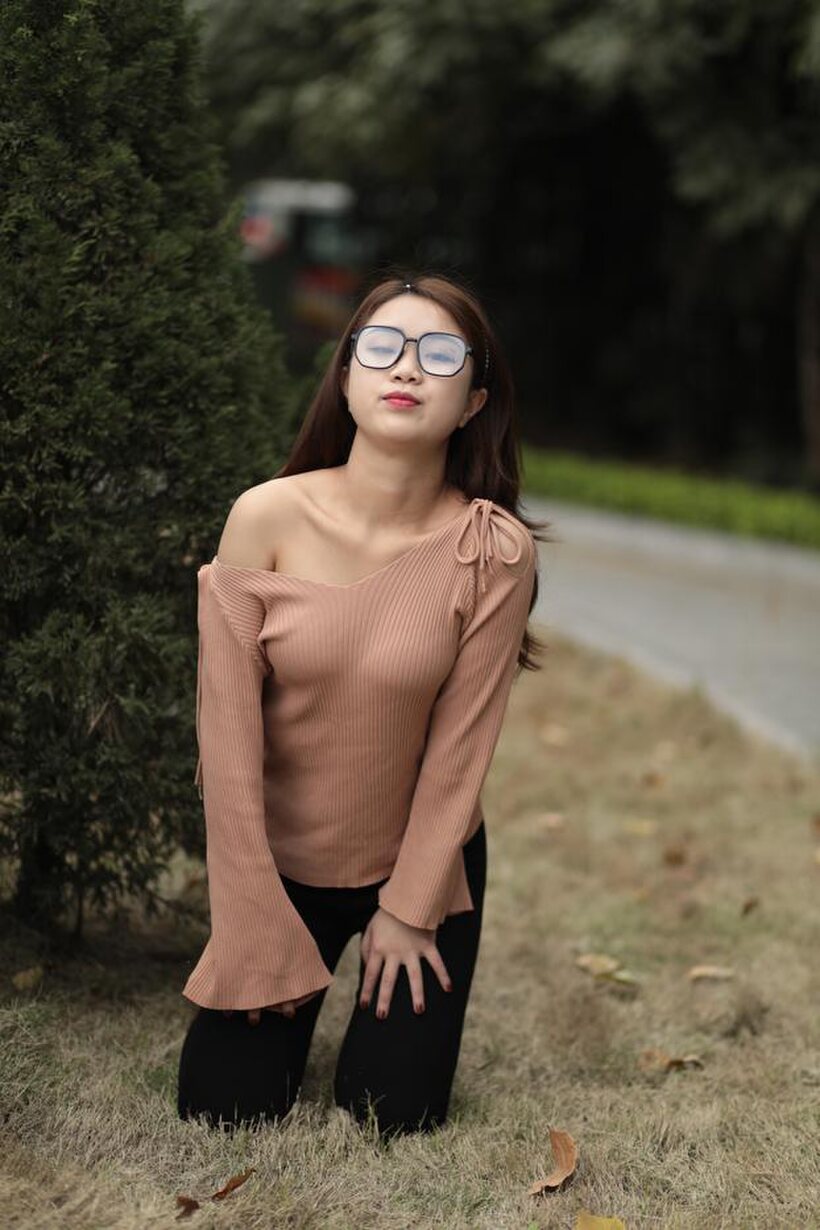 Amateur nude photo 2 — Asian girl gets naked outdoors
