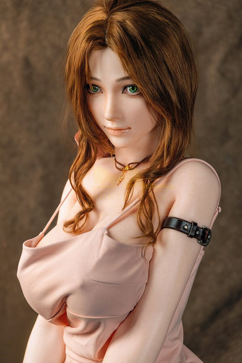 Amateur girl poses naked in 18 pics (shot 2)