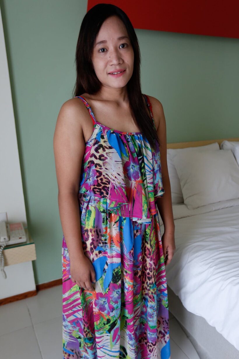 Asian pic 1 from the set «Big-ass Asian MILF Nanda B gets fucked from behind»